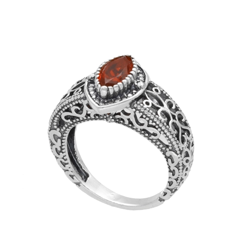 Pierścionek łezka z burgundową cyrkonią srebro oksydowane