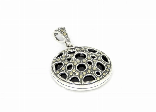 Wisiorek z markazytami i onyksem