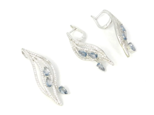 Komplet z niebieskimi cyrkoniami 